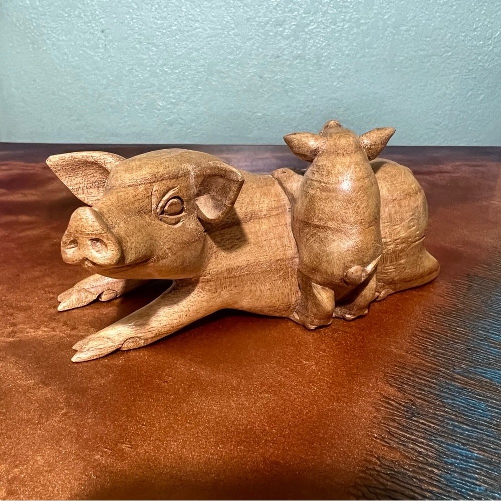 Vintage Hand carved Wooden Pig and piglet Country collectible sow rustic farm